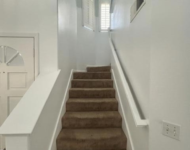 984 Meadowlark Drive - Photo Thumbnail 8