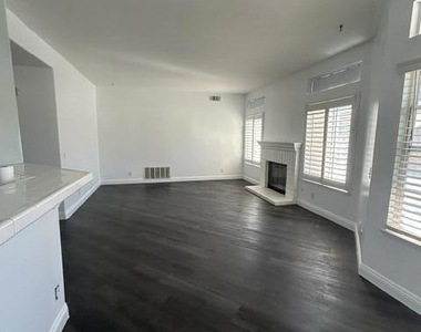 984 Meadowlark Drive - Photo Thumbnail 6