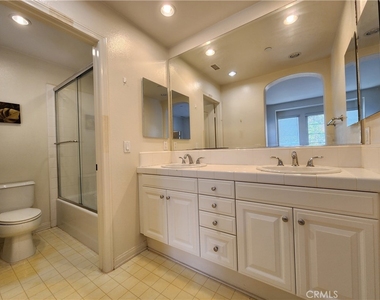 926 Terrace W - Photo Thumbnail 6