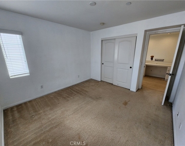 926 Terrace W - Photo Thumbnail 10