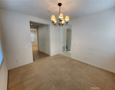 926 Terrace W - Photo Thumbnail 2