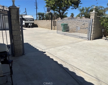 11730 Concord Court - Photo Thumbnail 2
