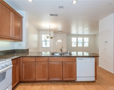 13567 Mashona Avenue - Photo Thumbnail 10