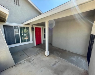 33550 Harvest Way E - Photo Thumbnail 3