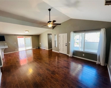 33550 Harvest Way E - Photo Thumbnail 7
