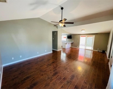 33550 Harvest Way E - Photo Thumbnail 5