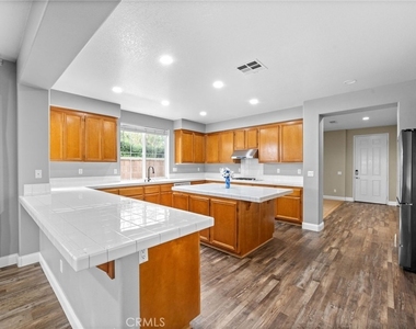 1829 Overland Court - Photo Thumbnail 2
