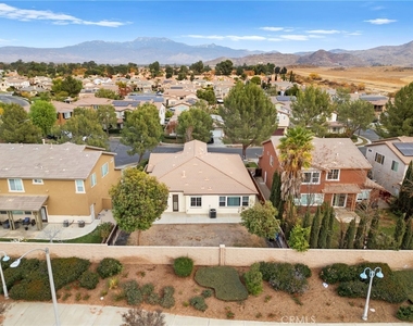 1829 Overland Court - Photo Thumbnail 44