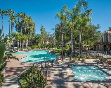 5545 Canoga Avenue - Photo Thumbnail 11