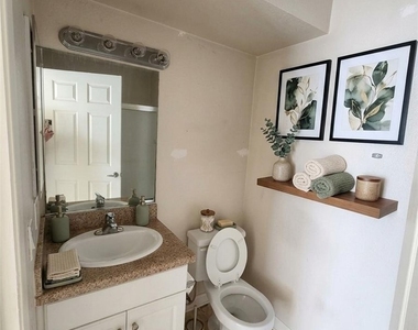 5545 Canoga Avenue - Photo Thumbnail 6
