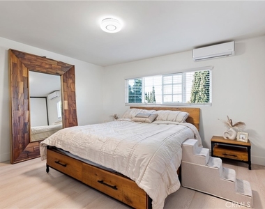4427 Camero Avenue - Photo Thumbnail 8