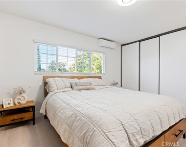 4427 Camero Avenue - Photo Thumbnail 9