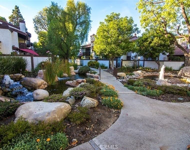 21535 Erwin Street - Photo Thumbnail 17