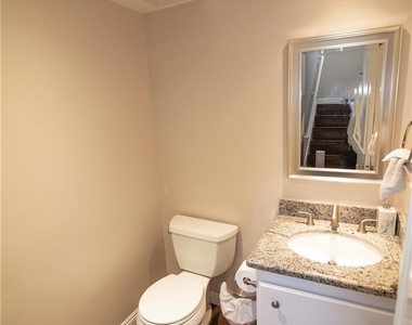 21535 Erwin Street - Photo Thumbnail 10