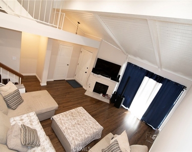 21535 Erwin Street - Photo Thumbnail 4
