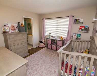 21535 Erwin Street - Photo Thumbnail 14