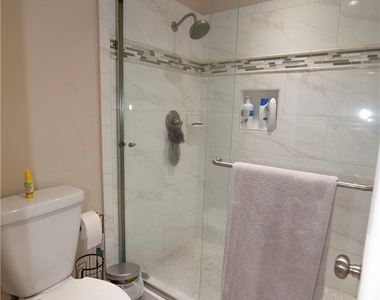 21535 Erwin Street - Photo Thumbnail 19