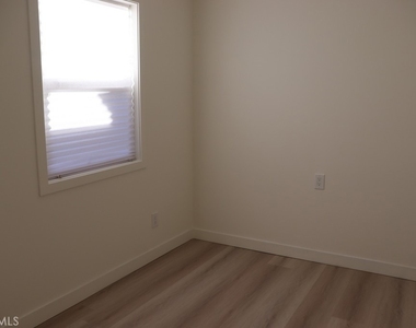 15711 Lassen Street - Photo Thumbnail 12
