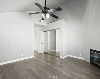 18328 Keswick Street - Photo Thumbnail 27