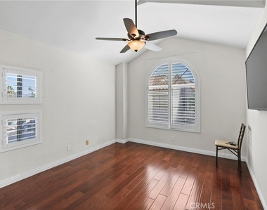 18328 Keswick Street - Photo Thumbnail 30
