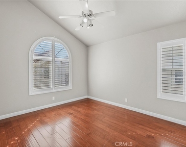 18328 Keswick Street - Photo Thumbnail 28