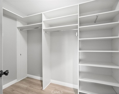 18328 Keswick Street - Photo Thumbnail 24