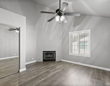 18328 Keswick Street - Photo Thumbnail 26