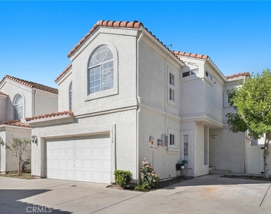 18328 Keswick Street - Photo Thumbnail 1