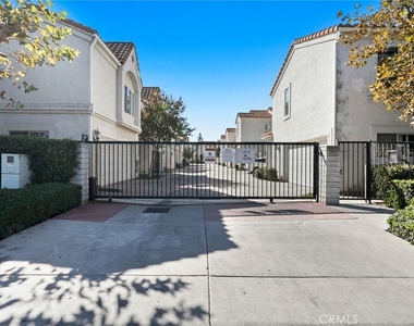 18328 Keswick Street - Photo Thumbnail 2