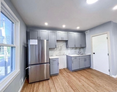 2 Bedroom Apartment in Staten Island, NY - Photo Thumbnail 1