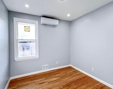 2 Bedroom Apartment in Staten Island, NY - Photo Thumbnail 5
