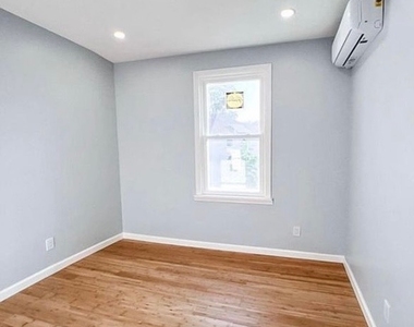 2 Bedroom Apartment in Staten Island, NY - Photo Thumbnail 4