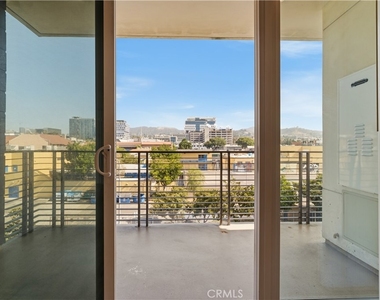 5820 La Mirada Avenue - Photo Thumbnail 4