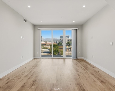 5820 La Mirada Avenue - Photo Thumbnail 3