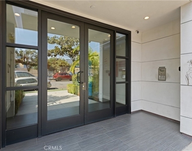 5820 La Mirada Avenue - Photo Thumbnail 24