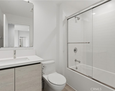 5820 La Mirada Avenue - Photo Thumbnail 16
