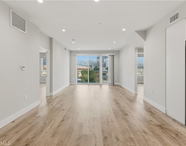5820 La Mirada Avenue - Photo Thumbnail 1