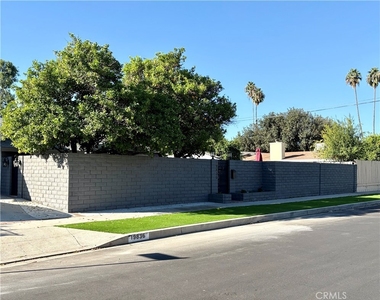 19836 Hamlin Street - Photo Thumbnail 21
