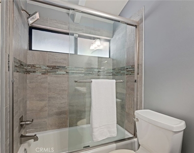 19836 Hamlin Street - Photo Thumbnail 9