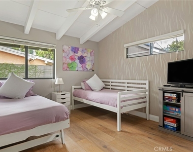19836 Hamlin Street - Photo Thumbnail 12