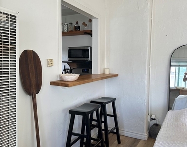 218 35th Street - Photo Thumbnail 6