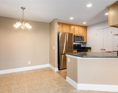 2380 Del Mar Way - Photo Thumbnail 5