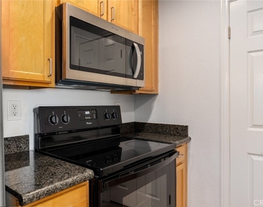 2380 Del Mar Way - Photo Thumbnail 8