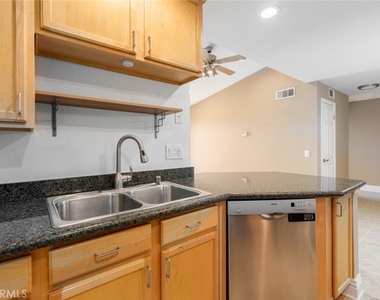 2380 Del Mar Way - Photo Thumbnail 6