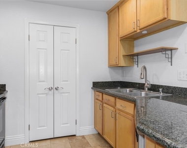 2380 Del Mar Way - Photo Thumbnail 9