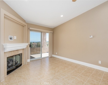 2380 Del Mar Way - Photo Thumbnail 4
