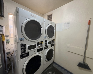 338 E Meats Avenue - Photo Thumbnail 15