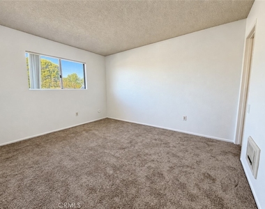 338 E Meats Avenue - Photo Thumbnail 5