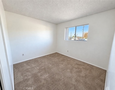 338 E Meats Avenue - Photo Thumbnail 9