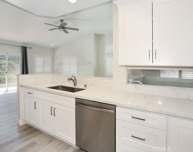 7839 E Viewrim Drive - Photo Thumbnail 16